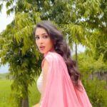 Navneet Kaur Dhillon Instagram - Be Aware That You Are Rare. ⭐️ . . . . . #star #extraordinary #love #beautiful #trending #trend #trendingreels #song
