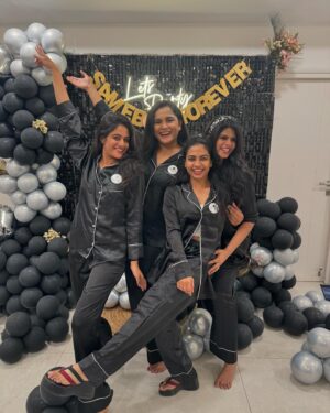 Navya Rao Instagram - Team grooomm ❤️