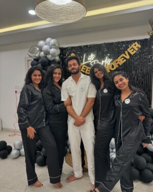 Navya Rao Instagram - Team grooomm ❤️