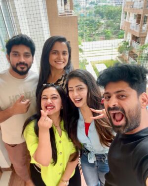 Navya Rao Instagram - Cheers to one of the best day ❤️… 

Missed @nishaa_gowda in this frame 🥲 Next time be early 😂