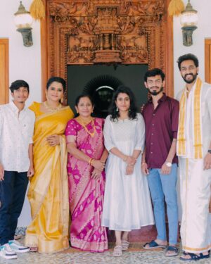 Navya Rao Instagram - Cherishing moments with the ones who matter most❤️❤️

📸: @pixelchroniclesproduction