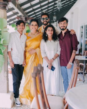 Navya Rao Instagram - Cherishing moments with the ones who matter most❤️❤️

📸: @pixelchroniclesproduction