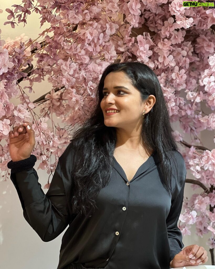 Nayan Rao Images Actress Navya Rao HD Instagram Photos and Wallpapers September 2023 ...