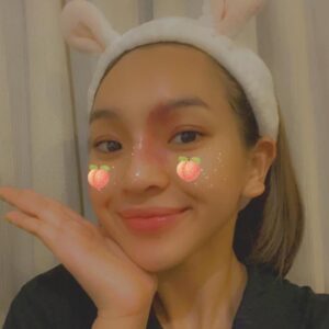 Nay Chi Oo Instagram - " Time with family is time well spent " နော်ယူတို့
👨‍👨‍👧‍👦🕗
Day 2 မှာပါတဲ့ Online Charity လေးတွေလုပ်ပြီးသွားရင်လည်း ဘယ်နေရာလေးတွေမှာလှူဖြစ်လဲဆိုတာ နေခြည့်ကိုလည်း Sharing လုပ်ပေးအုံးနော် နေခြည်မသိသေးတဲ့နေရာတွေရှိသေးရင်လည်း လှူလို့ရအောင်။ 

ကဲ Day 2 Challenge တော့ပြီးသွားပြန်ပါပြီ Day 3 ကယူတို့ကိုစောင့်မျှော်နေပါတယ်။ 📝🗓

ချစ်တဲ့ ❤️❤️
Your social media bff
နေခြည်

#beautybynaychi #naychioo
#donation #charity #family_time #7days_selfcarewithchichi_challenge