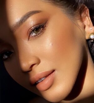 Nay Chi Oo Instagram - နေခြည် create လုပ်ထားတဲ့ makeup looks တွေထဲက အကြိုက်ဆုံးသော looks တစ်ချို့ကို ပြန်လည်စုစည်းပြီး တင်လိုက်ပါတယ်။ Stay tuned for new makeup tutorials and reviews soon my facebook page and youtube channel: BEAUTYBYNAYCHI ✨🙌🏻❤️ #beautybynaychi #makeup #makeuplooks #asianmakeup #naychioomakeup #boldmakeup