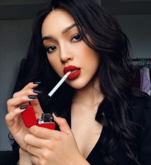 Nay Chi Oo Instagram - နေခြည် create လုပ်ထားတဲ့ makeup looks တွေထဲက အကြိုက်ဆုံးသော looks တစ်ချို့ကို ပြန်လည်စုစည်းပြီး တင်လိုက်ပါတယ်။ Stay tuned for new makeup tutorials and reviews soon my facebook page and youtube channel: BEAUTYBYNAYCHI ✨🙌🏻❤️ #beautybynaychi #makeup #makeuplooks #asianmakeup #naychioomakeup #boldmakeup