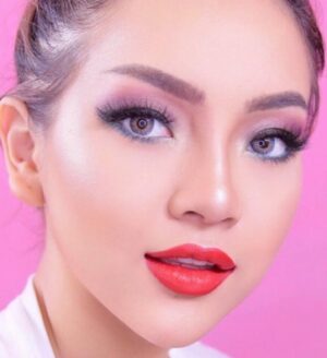 Nay Chi Oo Instagram - နေခြည် create လုပ်ထားတဲ့ makeup looks တွေထဲက အကြိုက်ဆုံးသော looks တစ်ချို့ကို ပြန်လည်စုစည်းပြီး တင်လိုက်ပါတယ်။ Stay tuned for new makeup tutorials and reviews soon my facebook page and youtube channel: BEAUTYBYNAYCHI ✨🙌🏻❤️ #beautybynaychi #makeup #makeuplooks #asianmakeup #naychioomakeup #boldmakeup