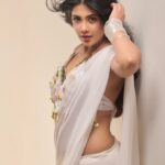 Nayana Elza Instagram - 🤍 . . 📸 @jibinartist @plan.b.actions Blouse @western_lady_ Styling @merlin_lizbet MUA @ajayanmakeupartist @sibi_hair_stylist . . . . . . . . . . . #white #ootd #photoshoot #photooftheday #saree #fashion #style #photogram #pics #instagood #insta