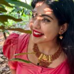 Nayana Elza Instagram - ചിരിയോ ചിരി 😁 . . 📸 @artmowgli . . . . . . . . . . . . . . . . . . . . . . . . . . . . . . . . . . . . . . . #saree #green #instapic #fashion #smile #nayanaelza #picoftheday #instadaily #moment