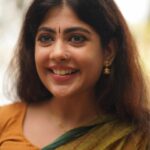 Nayana Elza Instagram - ഭദ്ര . . . . 📸 @portraits_by_shone Dhawani @byhand.in . . . . . . . . . . . . . . . . #dhawani #shoots #tamil #musturdyellow #instafashion #vintage #vintagestyle