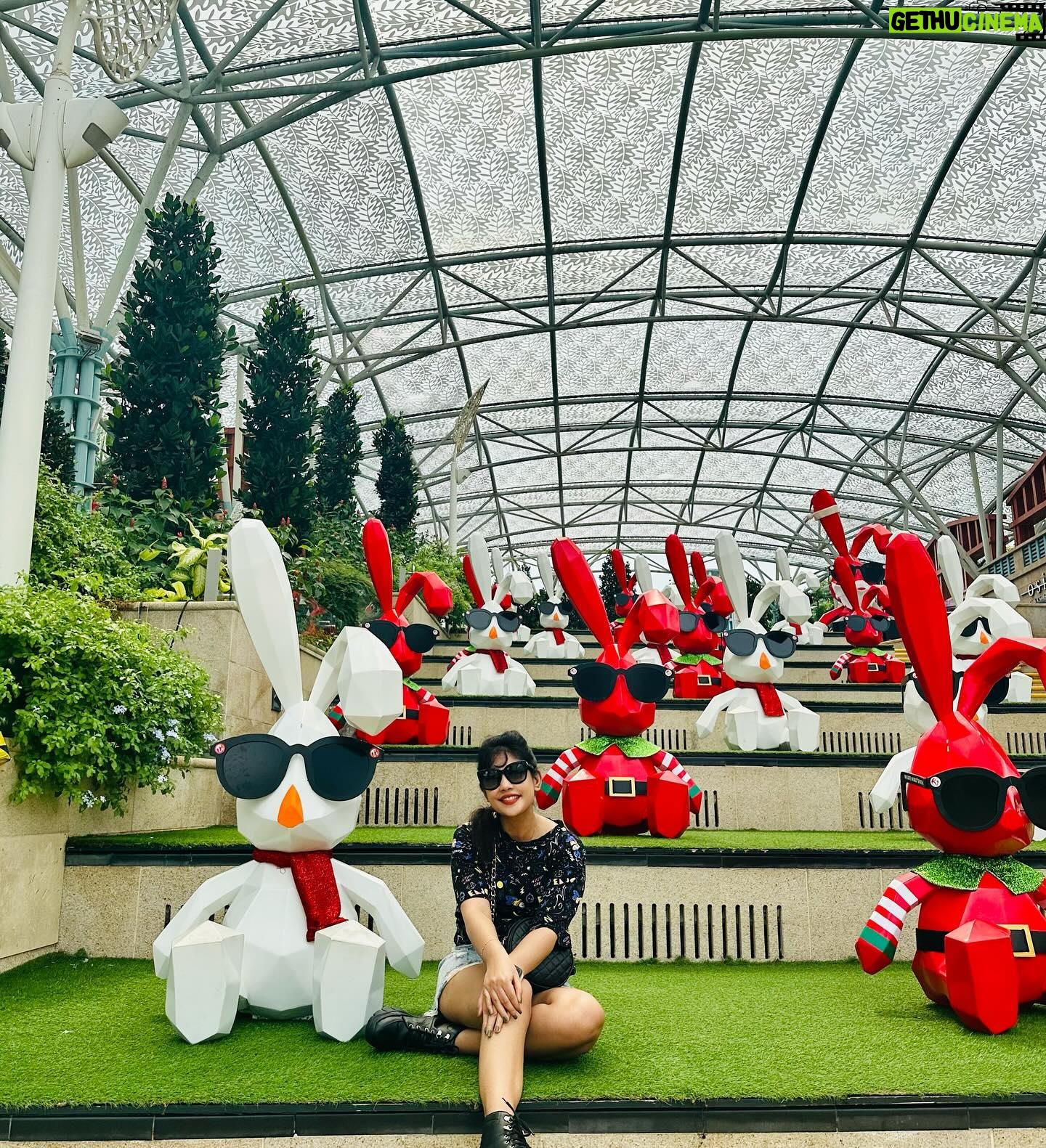 Nayana Elza Instagram - Bunny says, “Hello!🤓” . . . . Birthday (Oct) travel diaries… solo travel dairies 🙌 . . . . . . . . . . . . . . . . . . . . . . #travel #solotravel #singapore #sentosa #bunnies #traveldiaries #traveler #nayanaelza #instadaily #instaphoto #instatravel #memories #moment #creator #sentosaisland