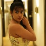 Nayana Elza Instagram - 🙌 . . Outfit @thunnal Styling @merlin_lizbet . . . . . . . . . . #awards #southindian #cinema #nayanaelza #selfie #ootd #fashion #style #fringes #white #glitters