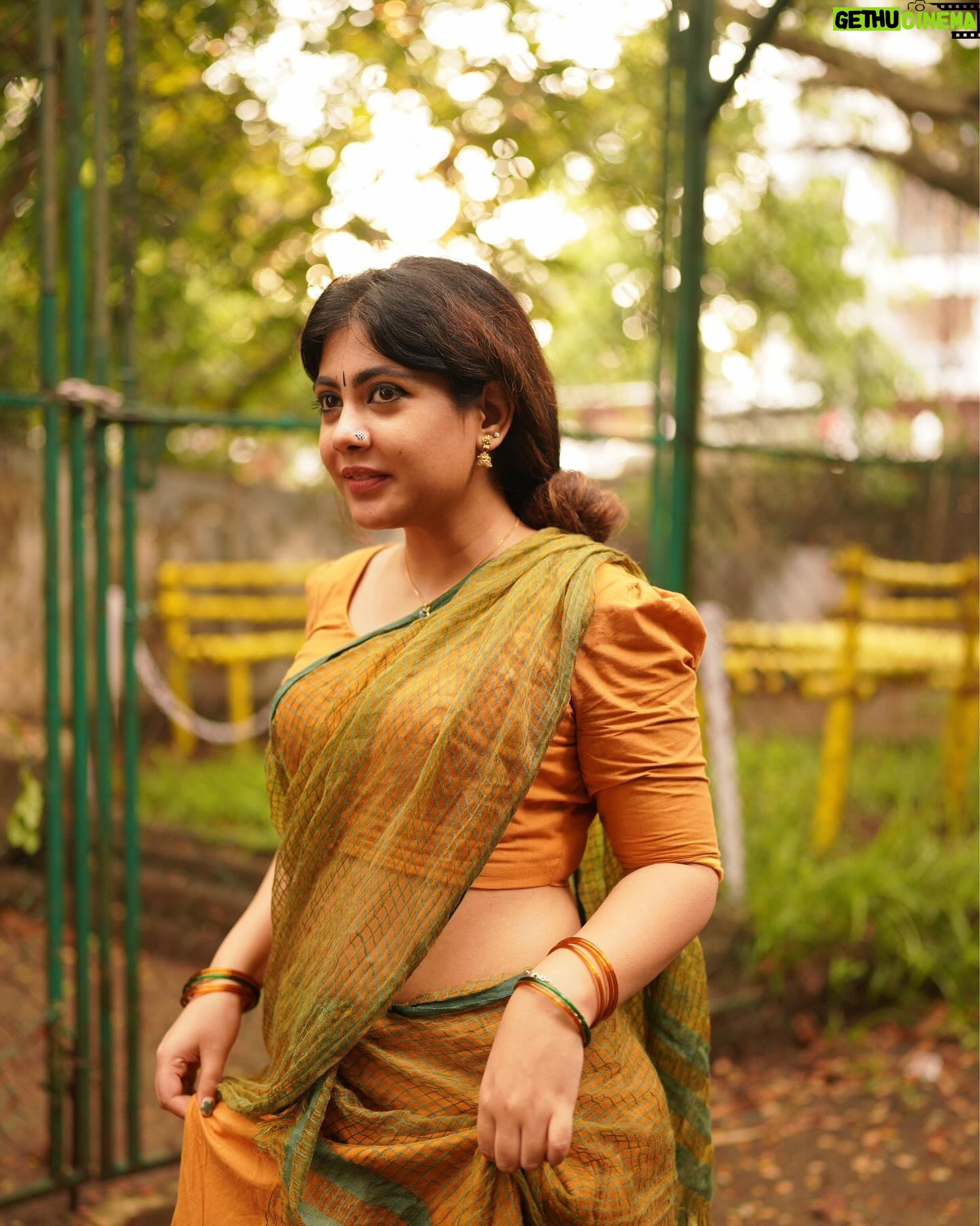Nayana Elza Instagram - ഭദ്ര…. . . . 📸 @portraits_by_shone Dhawani @byhand.in . . . . . . . . . . #dhawani #tamil #vintage #photoshoot #musturdyellow #instafashion
