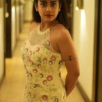 Nayana Elza Instagram - ✨ . . Outfit @thunnal 📸 @delight_photography_official @filmstarsbuzz Styling @merlin_lizbet . . . . . . . . . . . . . . . . . #southindianawards #southindian #malayalamcinema #ootd #outfit #gown #nayanaelza #awardnight #santoshamawards2023 #fashion