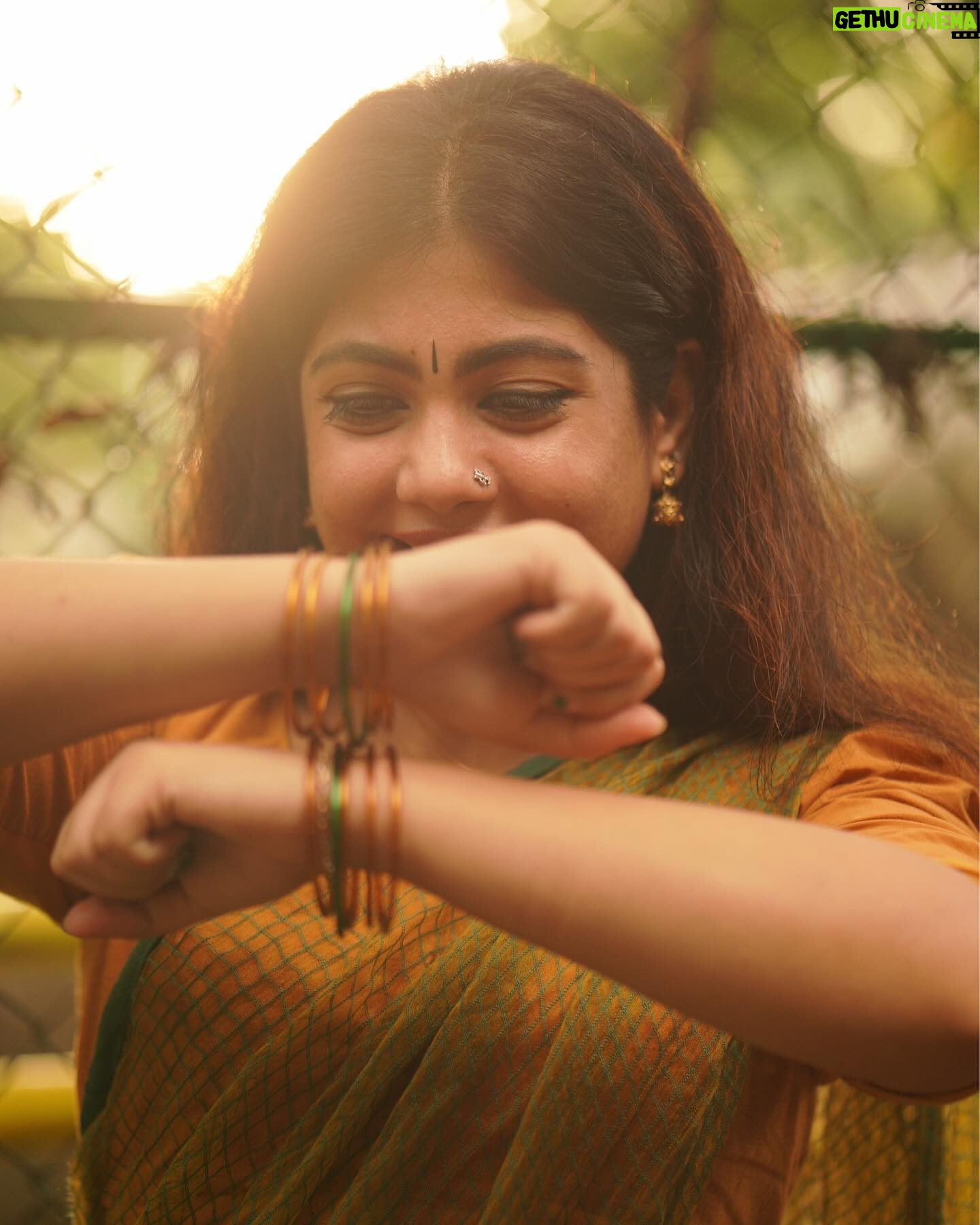 Nayana Elza Instagram - ഭദ്ര…. . . . 📸 @portraits_by_shone Dhawani @byhand.in . . . . . . . . . . #dhawani #tamil #vintage #photoshoot #musturdyellow #instafashion