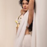 Nayana Elza Instagram - 🤍 . . 📸 @jibinartist @plan.b.actions Blouse @western_lady_ Styling @merlin_lizbet MUA @ajayanmakeupartist @sibi_hair_stylist . . . . . . . . . . . #white #ootd #photoshoot #photooftheday #saree #fashion #style #photogram #pics #instagood #insta
