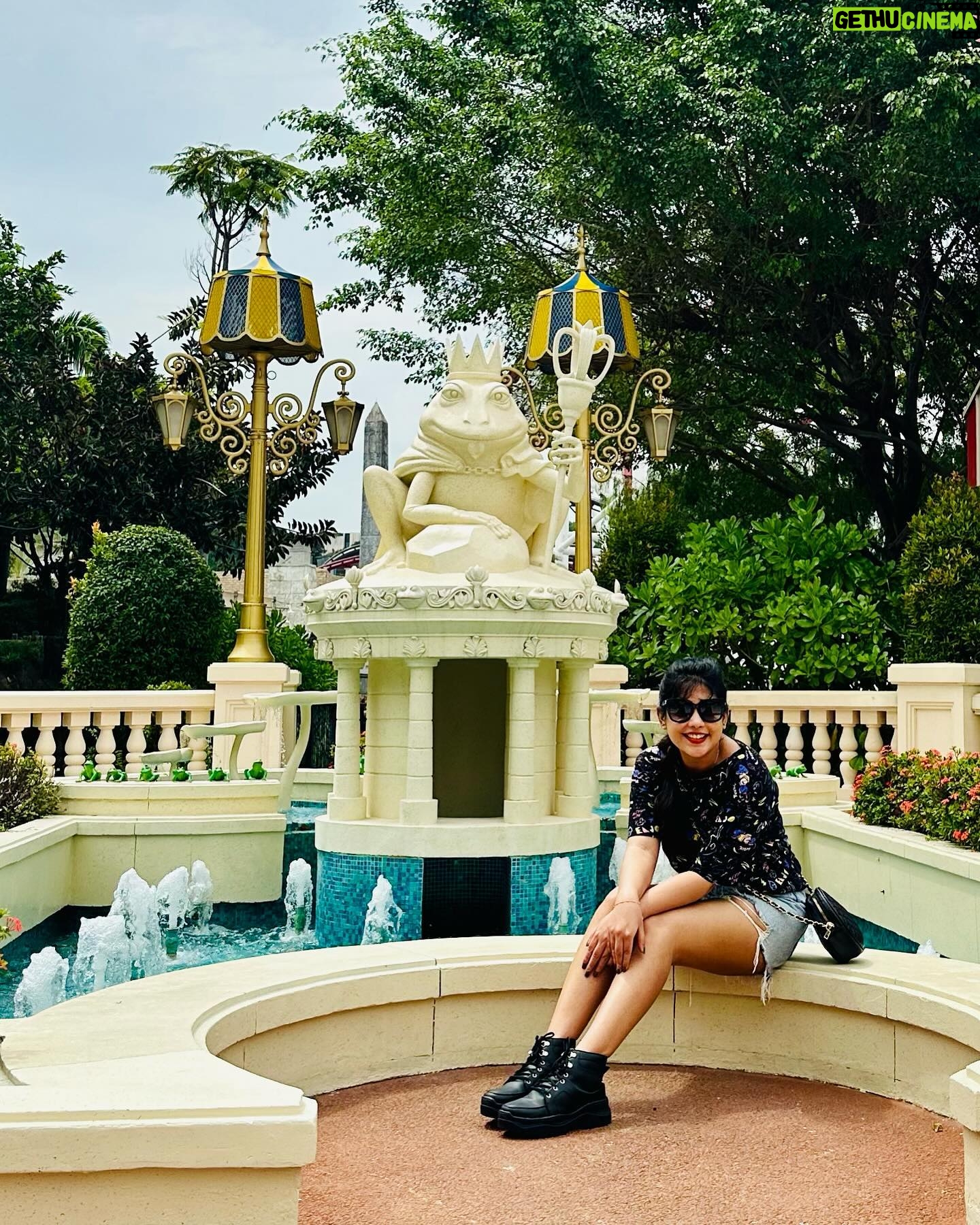 Nayana Elza Instagram - Days ❤️ . . . . . . . . . . . . . . . . . . . . . #singapore #universalstudios #travel #solotravel #singaporelife #travelphotography