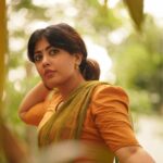 Nayana Elza Instagram - ഭദ്ര…. . . . 📸 @portraits_by_shone Dhawani @byhand.in . . . . . . . . . . #dhawani #tamil #vintage #photoshoot #musturdyellow #instafashion