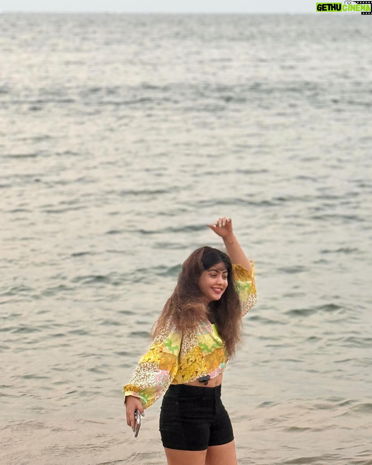 Nayana Elza Instagram - The beach is my happy place🏖️ . . . . . . . . . . #beach #weavesofindia #beachlife #sand #sea #beachgirl