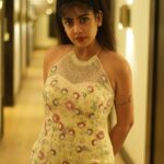 Nayana Elza Instagram - ✨ . . Outfit @thunnal 📸 @delight_photography_official @filmstarsbuzz Styling @merlin_lizbet . . . . . . . . . . . . . . . . . #southindianawards #southindian #malayalamcinema #ootd #outfit #gown #nayanaelza #awardnight #santoshamawards2023 #fashion