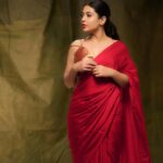 Nayana Elza Instagram - ❤️ . . 📸 @jibinartist @plan.b.actions Saree @larobedesignerboutique Styling @merlin_lizbet MUA @ajayanmakeupartist @sibin_hair_stylist . . . . . . #saree #red #ootd #fashionstyle #styleoftheday #nayanaelza #instafashion