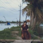 Nayana Elza Instagram - നില ✨ . . Photography: @_harikumar._ @haaary._ Stylist @merlin_lizbet Bts : @thekochimachan Photography assist : @__naim.___ @_fahadh_x_ Costume @sahasraksh_designstudio . . . . . . . . . . #naturephotography #green #kerala #dhawani #nayanaelza #moments #tamilponnu #shooting