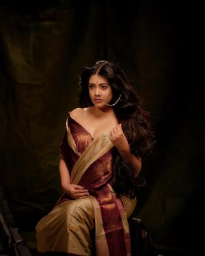 Nayana Elza Instagram - Embracing traditions with a dash of elegance ✨
.
.
📸 @jibinartist @plan.b.actions 
Styling @merlin_lizbet 
MUA @ajayanmakeupartist 
@sibin_hair_stylist 
Saree @kathirlooms 
.
.
.
.
.
.
.
.
.
.
.
.
.
#shoot #sareefashion #traditionalart #sareeelegance #fashion #style #nayanaelza #sareeindia