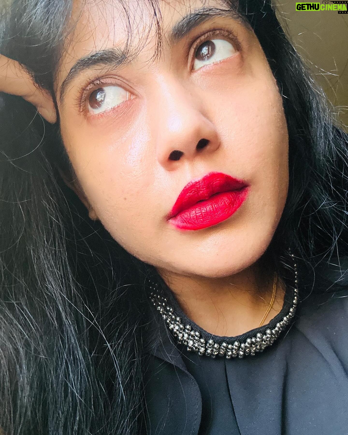 Nayana Elza Instagram - #myneverendingloveforrubywoo #solodate #senseofmusic 🤪