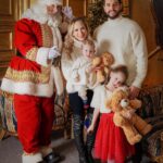 Naydelin Navarrete Instagram – Una Navidad muy especial! 
Esta navidad tenemos nuevo integrante!! 😍😍👶🏼
Les mandamos un abrazo fuerte fuerte!
FELIZ NAVIDAD A TODOS!🎄 Dlb siempre! 🙏🏻
Pd: amamos la ultima foto🥰

#merrychristmas #family #home 
📸 @cielomonikfotografia