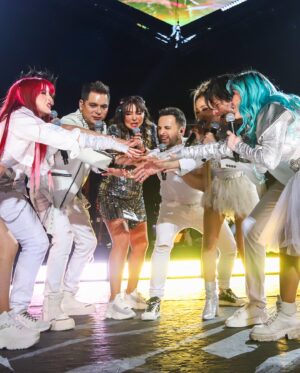 Naydelin Navarrete Instagram - Que increíble noche! llena de muchas, muchas emociones!! ❤️🎸🎤🙌🏻
#concierto #gira #gdl #2000poptour #2000sxsiempre #blessed 

📸 @soy_alanhdez
