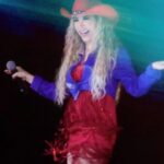 Naydelin Navarrete Instagram – ¡Sabes! 🎶🤠 Jamás nos vamos a separar de ti @naidelynng 🫶🏻✨ #VillanitasXSiempre 🤭😈