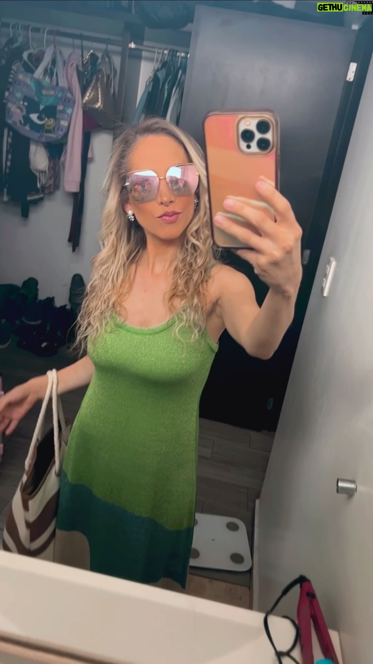 Naydelin Navarrete Instagram - Que no te agarren las prisas y Prepárate para las vacaciones!🏝🌊☀️Encuentra los mejores looks para ti y toda tu familia! #cyamoda @cyamoda