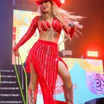 Naydelin Navarrete Instagram – Mi primer Arena! 🤩🔥💥 Una noche inexplicable! 
Un sold out que retumba en mi cabeza y en mi corazón!
Que afortunada soy de seguir coleccionando grandes momentos arriba del escenario… 
Gracias a toda la generación que creció y sigue con nosotros! Gracias @boboproducciones @sonsalsco @ariborovoy @jackborovoy75 @charlietrejo___ @gabolojero @paodurazo @fabianchaveztv por creer y crear juntos esta magia! 
Nos vemos en las siguientes fechas! Esperemos en su ciudad! Gracias x Siempre!

📸 @soy_alanhdez 
#2000sxsiempre #naidelynnavarrete #naidelyn #concierto