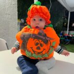 Naydelin Navarrete Instagram – trick or treat? 👻🎃🕯 
Por favor díganme q opinan de la ultima foto?
#happyhalloween #anabelle #pumpkin #family