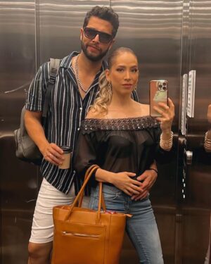Naydelin Navarrete Instagram - My love… there’s only you in my Life❤️

#couple #couplegoals #lovequotes #love
