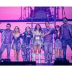Naydelin Navarrete Instagram – Y arrancamos la gira de @2000sxsiempre !! 
GRACIAS por nuestro primer concierto sold out, lleno de amor, nostalgia y por permitirme volver a ser niña y cantar y corear con todos ustedes las canciones con las que crecimos! 
Nos vemos pronto en tu ciudad! 
➡️Next stop: Queretaro 

#pepsicenter #gira #conciertos #2000sxsiempre #soldout