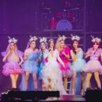 Naydelin Navarrete Instagram – Y arrancamos la gira de @2000sxsiempre !! 
GRACIAS por nuestro primer concierto sold out, lleno de amor, nostalgia y por permitirme volver a ser niña y cantar y corear con todos ustedes las canciones con las que crecimos! 
Nos vemos pronto en tu ciudad! 
➡️Next stop: Queretaro 

#pepsicenter #gira #conciertos #2000sxsiempre #soldout