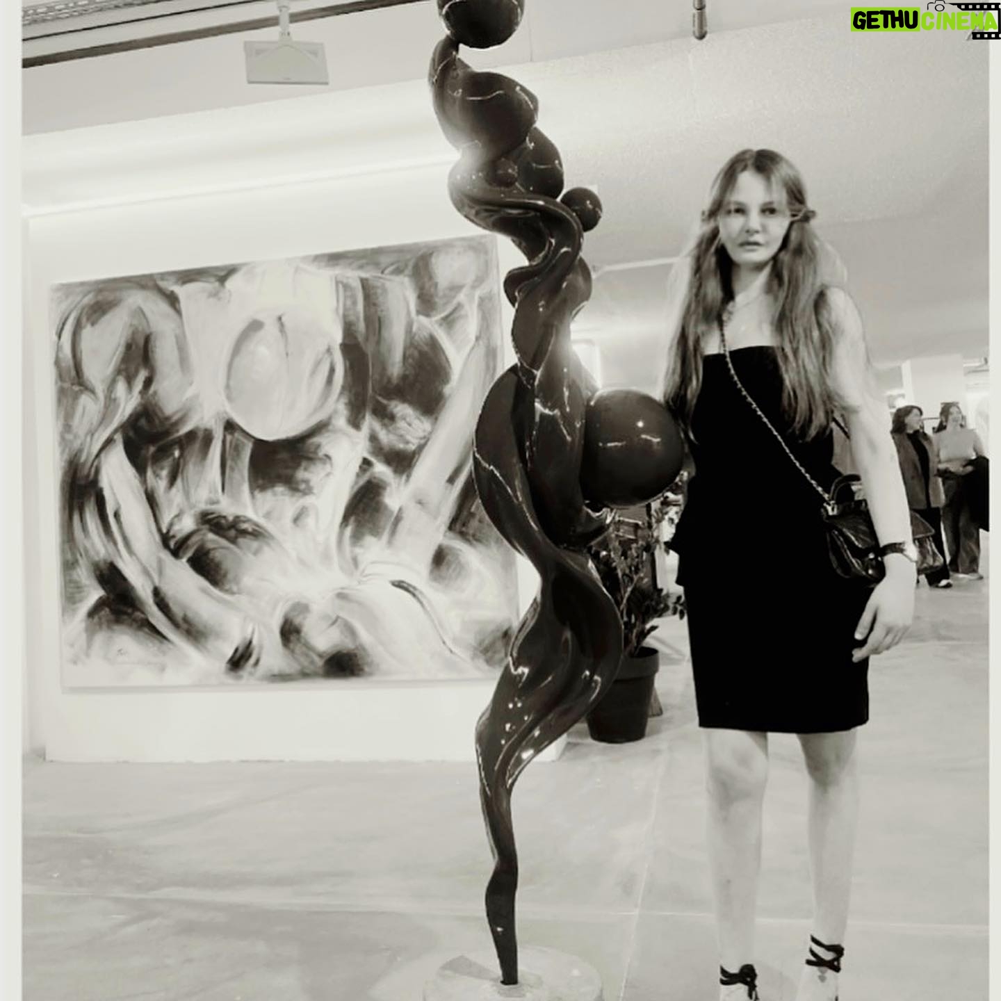 Naz Elmas Instagram - Artweek İstanbul Kapanış Gecemizden….@artweeksistanbul @rcristanbul