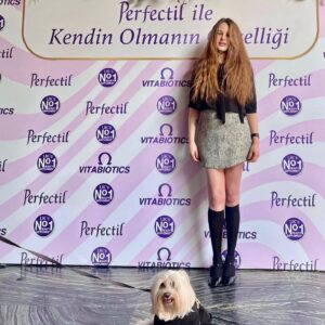 Naz Elmas Instagram - Yakın#tbt Dün gerçekleşen Perfectil davetinden…🤍💜🎀