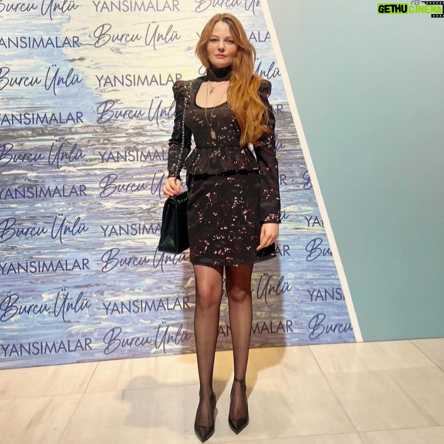 Naz Elmas - 39.1K Likes -