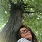 Nazan Kesal Instagram – Ben de ağaçların soyundanım,bu bayat havayı solumak beni de kederlendiriyor .
Furuğ Furuğzad Bir kadın hikayesi 
Yaralarım Aşktandır 
Sezonun ilk oyunu
19 Ekim Çarşamba @modasahnesi nde başlıyoruz.
@yaralarmasktandr 
@sebnemisiguzel yazdı @berfinzenderlioglu yönetti
Biletler @mobilet te satışta

https://www.mobilet.com/event/yaralarim-asktandir-7725-5ced