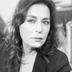 Nazan Kesal Instagram - Siyah-Beyaz Bu iki renk sadece fotograflarda kalsın. Yaşamdaki ana ve ara renklerimizi hiç unutmadan!! Kırmızı Mavi Sarı Yeşil Mor Pembe Kahverengi …. …