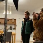 Nazan Kesal Instagram – Filmler biter,dostluklar kalır geriye🙏🏻Suyun Yüzü film senaryosunu dört yıldır ince ince işleyip ilk uzun metrajında beni hayalinin bir parçası yaptığı için yönetmenimiz Zeynep e,
Yapımcımız Utkuya ve tüm emeği geçenlere şükran🙏🏻💐Nice bağımsız filmlere🔥#suyunyüzü #sinemafilmi