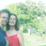 Nazan Kesal Instagram - Yıllardır görmediğim , sevdiğim eski dostlarla Urla da güzel bir karşılaşmadan geriye kalanlar. 💐 An vardır sadece .Anlar kalıcıdır.Hayat geçer gider anlar kalır bellekte.. Gülnihal okul arkadaşım ve belleğimde hatırası silinmeyenlerden Bu kalp seni unutur mu?❤️ “İzimizi Kaybetmeyin “ Sevgili Hasan ve Neslihanın youtube kanalının adı. Abone olmayı ve takipte kalmayı unutmayın. Hasan ve Neslihanın benimle yaptığı röportajın linki https://youtu.be/n_Lv1pSjo2E https://youtu.be/n_Lv1pSjo2E