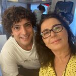 Nazan Kesal Instagram – Hayatla Barış filmimin son sahnesini çektim,Aysele sonkez baktım..Ayseli seyirciye emanet ederek vedalaştım.
Barışın annesi olma yolculuğumda filmin yönetmeni sevgili Ekin e @ekinpandir 
ve yön yardımcımız @ceylankarasarlioglu na 
yapımcımız @hunkardogann a uygulayıcı yapımcımız @erdalbali ye canlarım @taner_olmez Taner e 
ve Barışa @baristelliofficial 
görüntü yönetmenimiz #serdarünlütürk e 
hazırlık ekibine @beseyustel 
Bu anlamlı filme emeği geçen katkı ,sunan değer katan ,herkese şükran🙏🏻
@hayatlabarisfilm Hayatla Barış yakında sinemalarda🫶😎