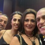 Nazan Kesal Instagram – 29.Uluslararası Adana Altın Koza Film Festivalinden .Festival hatırası:)
Umudumuzu yeşerttiği için @adanaaltinkozaff Adana Büyükşehir Belediye Başkanı sayın Zeydan Karalar a,
Festival Komitesine ,
çalışanlarına
sinema emekçilerine ve filmleri seyircisiz bırakmayan Çukurova seyircisine 🙏🏻
şükran💐