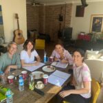 Nazan Kesal Instagram – Sinema filmi Suyun Yüzü, ilk buluşma 🥰
Zeynep Köprülü Zeka nın ilk uzun metrajlı filmi “Suyun Yüzü” için buluştuk.
Nasıl güzel bir senaryo👌
nasıl güzel bir ekip ❤️💐
Çok güzel olacağına inandığım bu ilk filmin ,ilk okumasını yaptık. @zipkop @cemreebuzziya_ #suyunyüzü #sinemafilmi 
Rastgele✋🏾💐