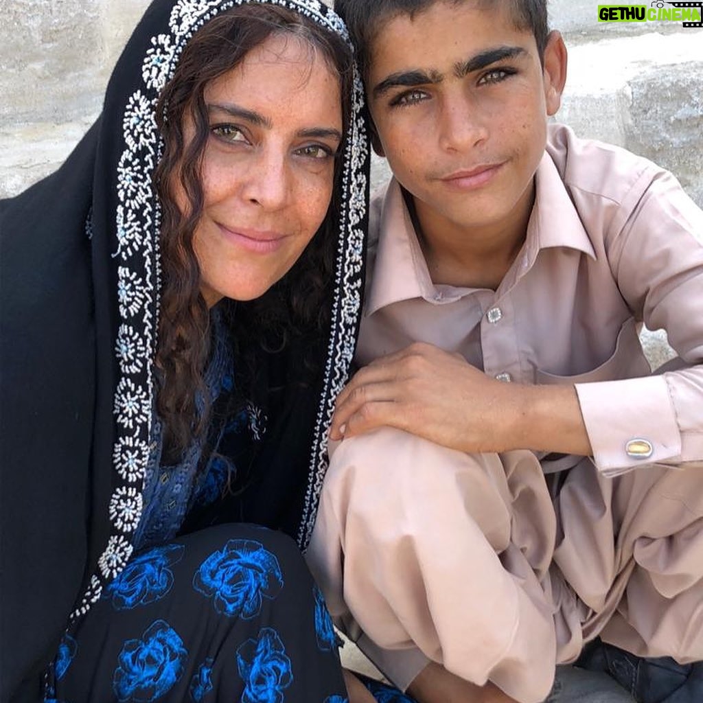 Nazanin Farahani - 1.6K Likes - روزهایی جذاب در اقلیمی زیبا ، خورشیدی نزدیک ، غروب هایی طولانی با نورهایی تند و آسمانی بس عجیب ودریا دریا آخ دریایی همیشه سیمین. چه دلتنگم به این خاک و آب و نور و هوای شرجی گرمش
عکس سوم پسر زیبای منه که عاشقشم
فیلم #خورشید_آن_ماه اولین تجریه ی کارگردانی ستاره جان اسکندری امید به موفقیتش در این عزصه
کارگردان: ستاره اسکندری
تهیه کننده: منوچهرمحمدی
بازیگران: نازنین فراهانی و پژمان بازغی، امیرحسین هاشمی، مریم بوبانی، بنفشه صمدی، روژین صدر زاده، نکیسانوری، صادق سهرابی، مهتاب جامی، صادق بلوچی ،
#نازنین_فراهانی #پژمان_بازغی #ستاره_اسکندری #مریم_بوبانی
#باعشق_جهان_را_تغییر_دهیم
Photo: @pouya.shahjahany