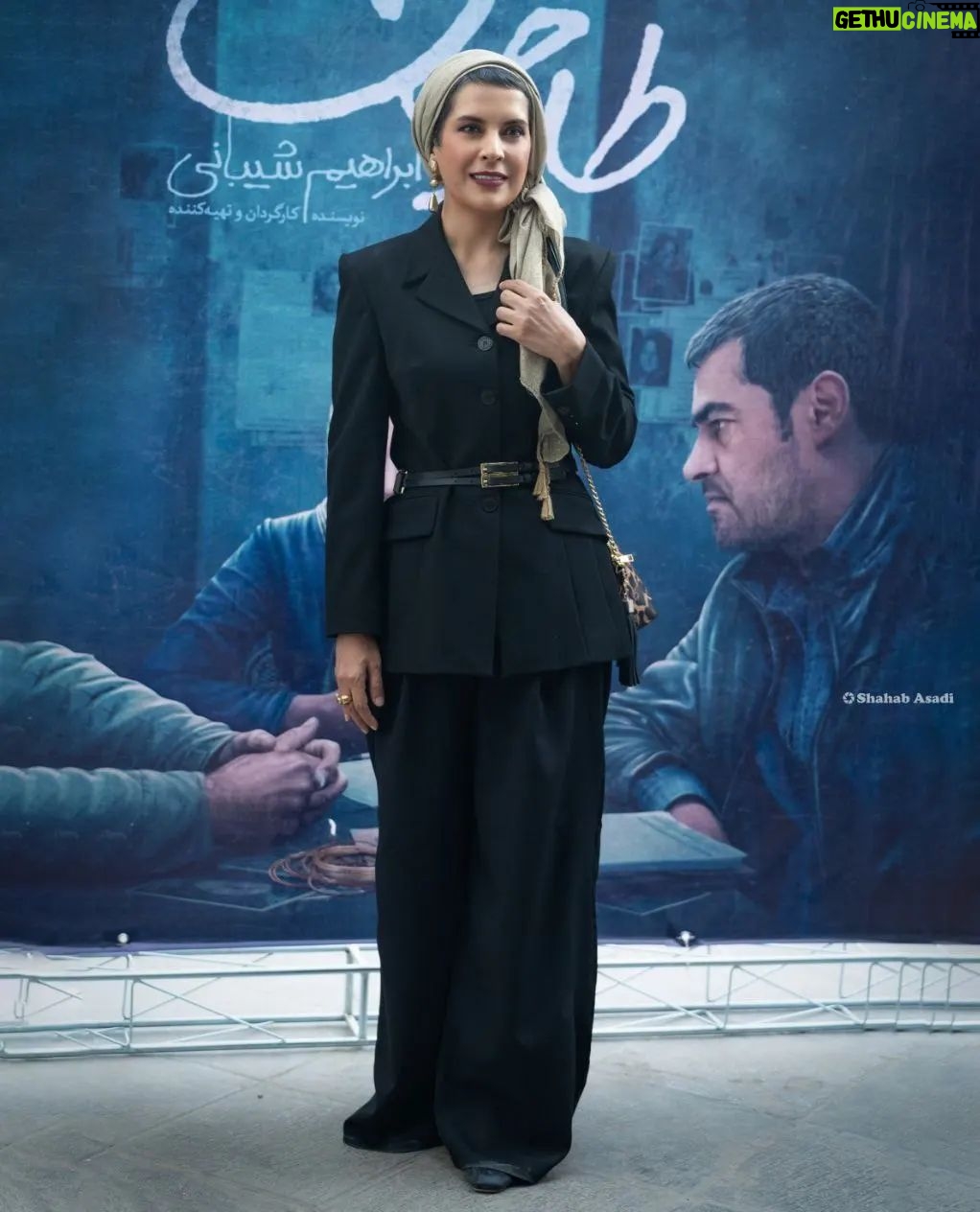 Nazanin Farahani - 1.8K Likes - پناه می برم به خیال
استایل: مرجانه ترلانی, @lunelry.design
عکس: شهاب اسدی، سروش منوچهری
#نازنین_فراهانی