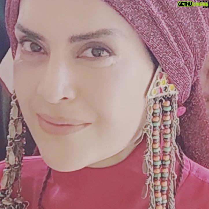 Nazanin Farahani - 1.5K Likes - عیبی ندارد اگر حالت خوش نیست، غم امتداد طبیعی شادی ست و آرامش امتداد طبیعی اشک. غم و شادی و این است زندگی . عیبی ندارد اگر حالت خوش نیست، می توانی فریاد بزنی، دیوانگی کنی، اما در انتها اگر توانستی یادت بیاید که چیزهایی هستند که ارزش شادمانی دارند. من این را زمانی فهمیدم که ترسیدم کسانی را که دوستشان دارم از دست بدهم. در امتداد درد دانستم که بودنشان بهانه ی همیشگی ام برای خندیدن است و گفتن سپاسگزارم.
عاشقتونم ❤️
در نور باشید 💫
#عشق
#باعشق_جهان_را_تغییر_دهیم
#زندگی
#خال_خوب
#نور
#مستوران
#love #smile
İt's ok if you're not ok